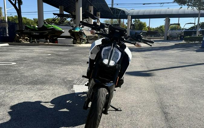 2022 KTM Duke 390