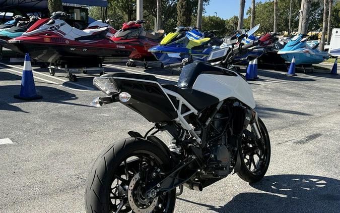 2022 KTM Duke 390