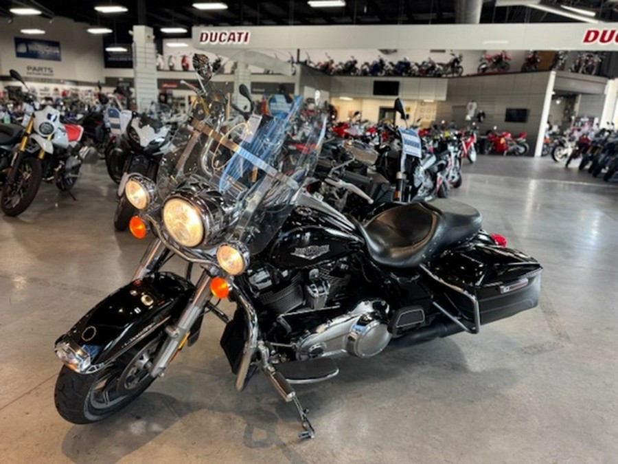 2017 Harley-Davidson Road King Base