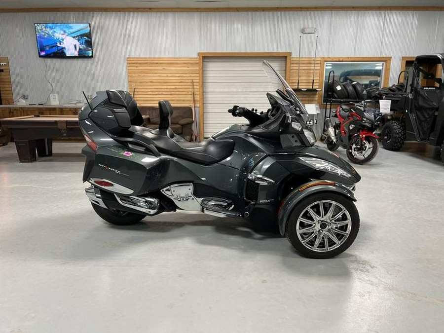 2017 Can-Am® Spyder® RT Limited 6-Speed Semi-Automatic (SE6)