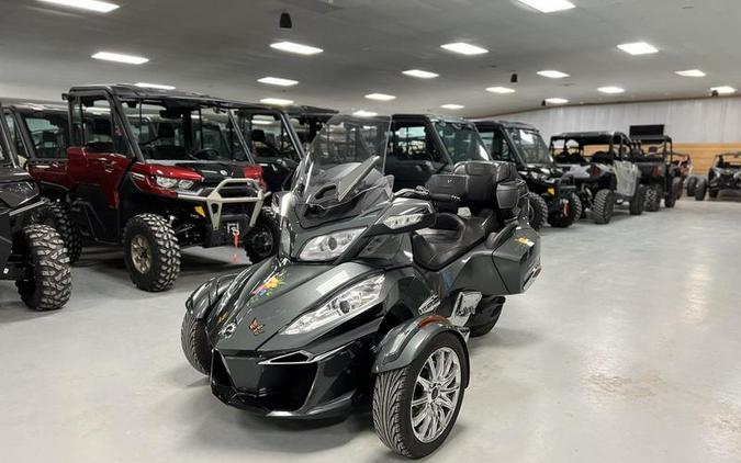 2017 Can-Am® Spyder® RT Limited 6-Speed Semi-Automatic (SE6)