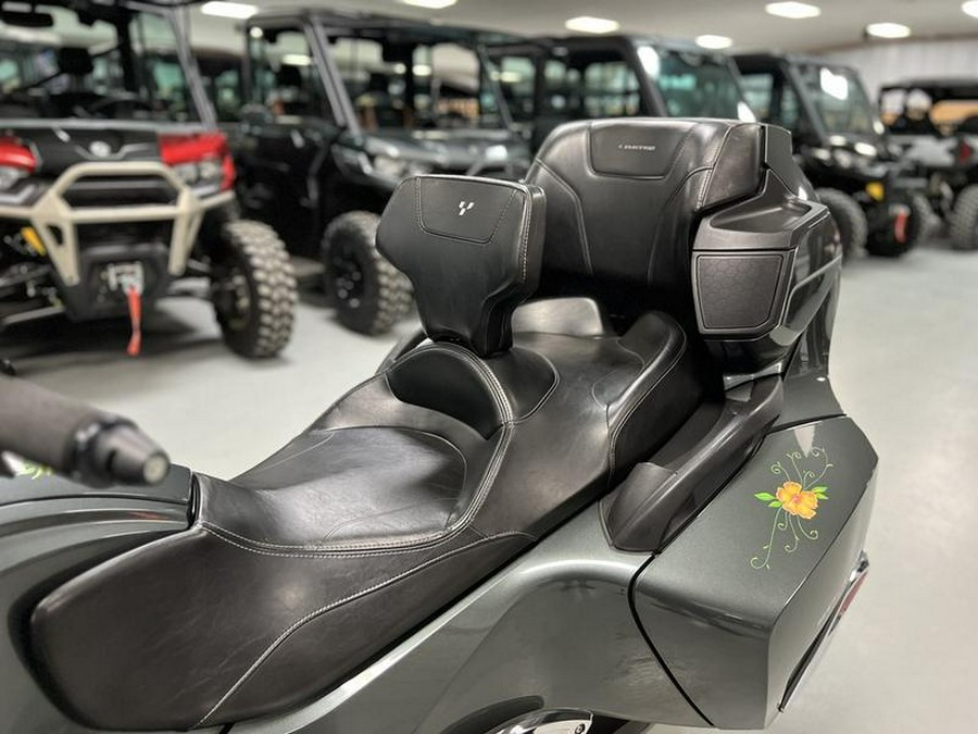 2017 Can-Am® Spyder® RT Limited 6-Speed Semi-Automatic (SE6)