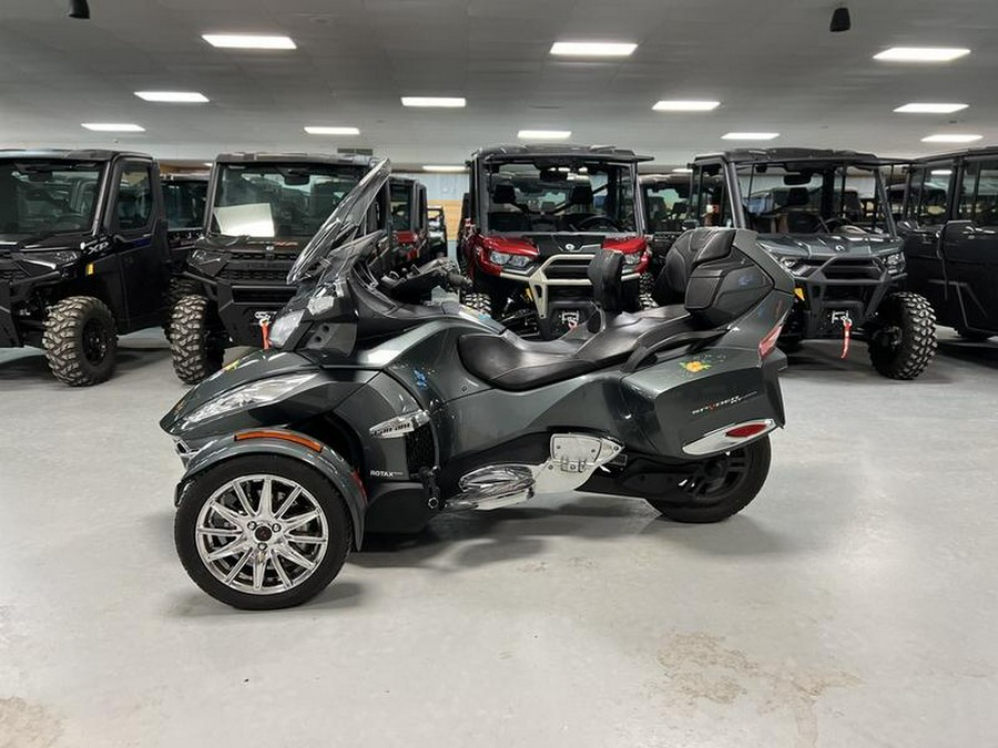 2017 Can-Am® Spyder® RT Limited 6-Speed Semi-Automatic (SE6)