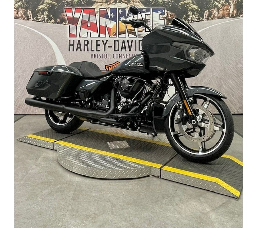 2025 FLTRX Road Glide™