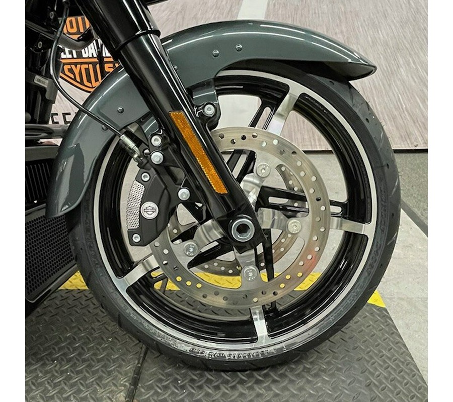 2025 FLTRX Road Glide™