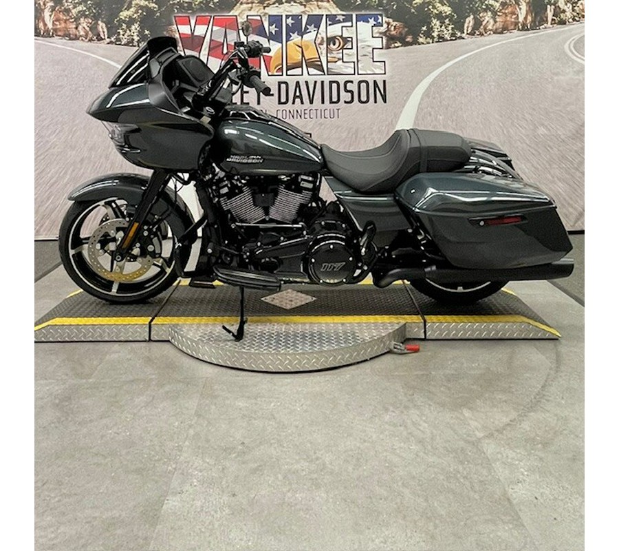 2025 FLTRX Road Glide™