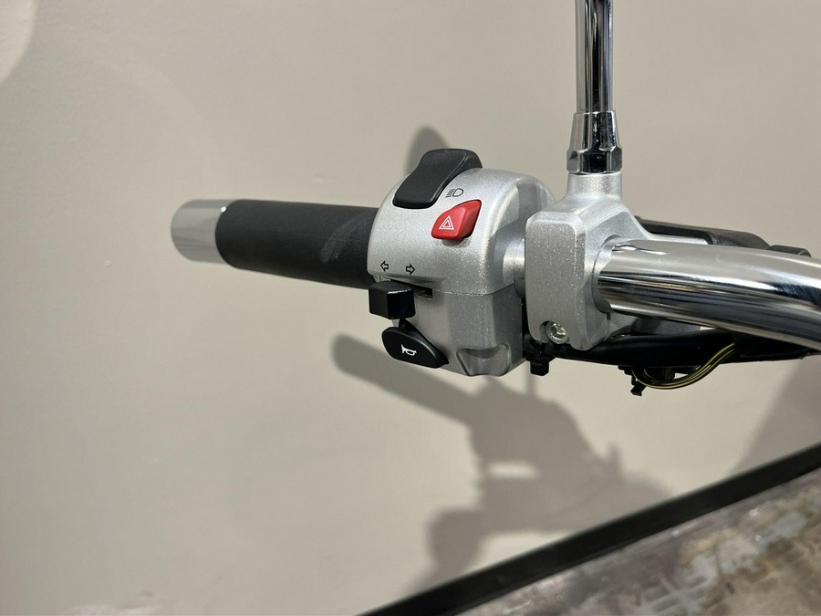 2025 Suzuki BOULEVARD C50