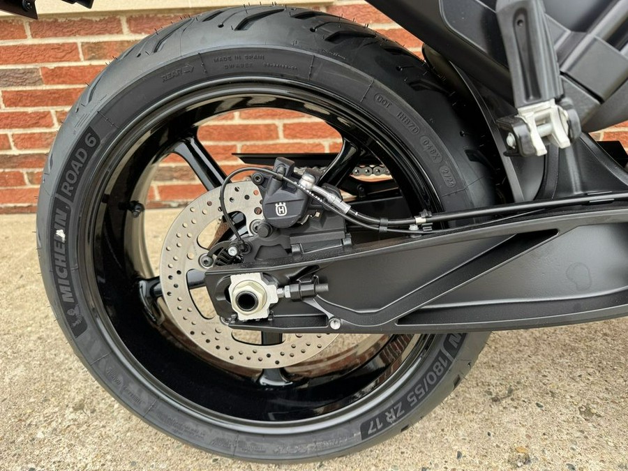 2025 Husqvarna® Vitpilen 801