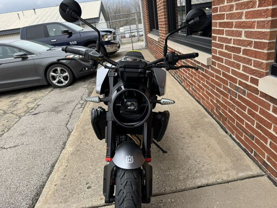 2025 Husqvarna® Vitpilen 801