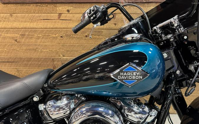 2026 Harley-Davidson® Heritage Classic Teal Thunder / Vivid Black Black Laced Wheels FLHC