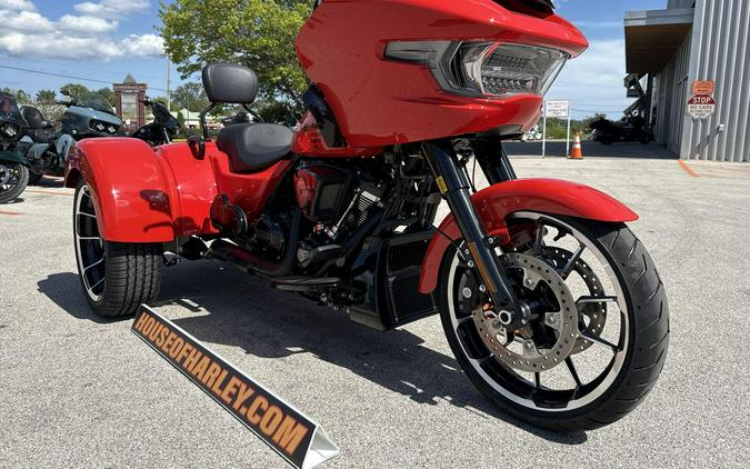 2026 Harley-Davidson® Road Glide 3 Blood Orange