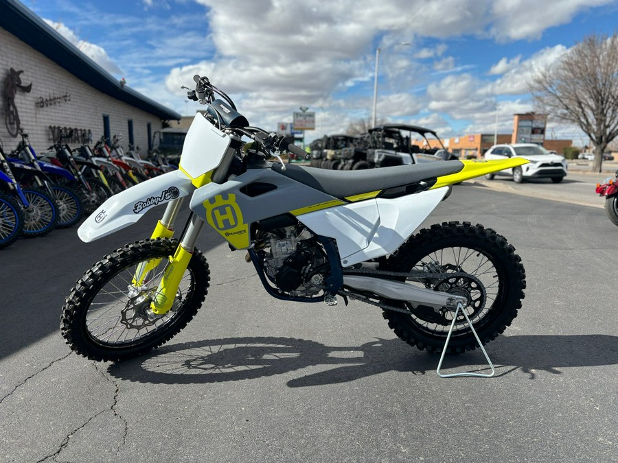 2023 Husqvarna FC 250**HAS ONLY 10 HOURS**