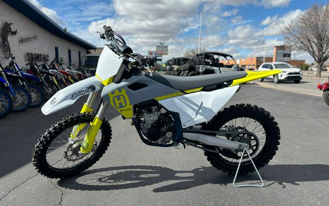 2023 Husqvarna FC 250**HAS ONLY 10 HOURS**