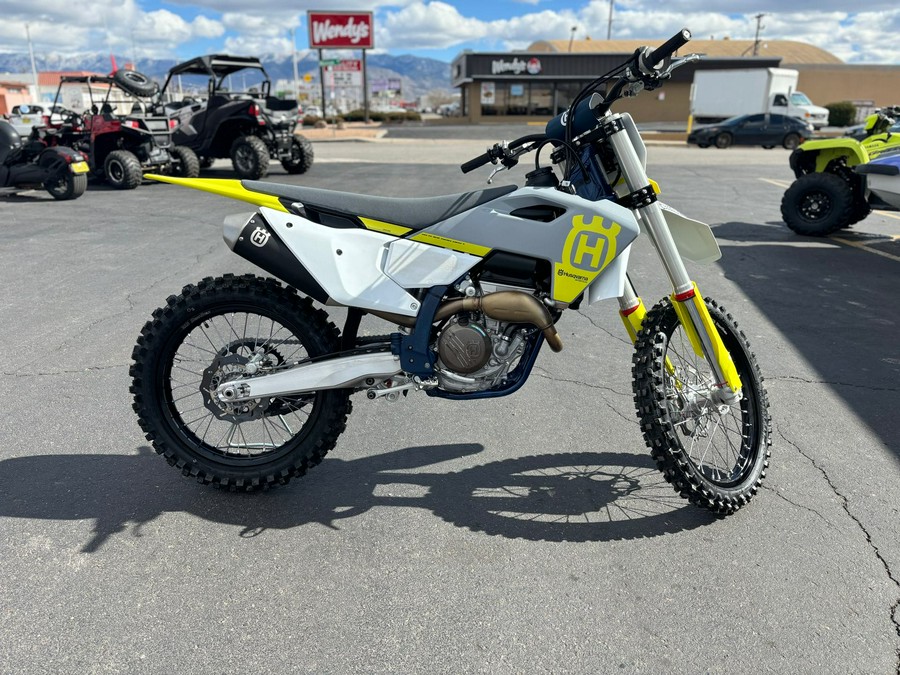 2023 Husqvarna FC 250**HAS ONLY 10 HOURS**