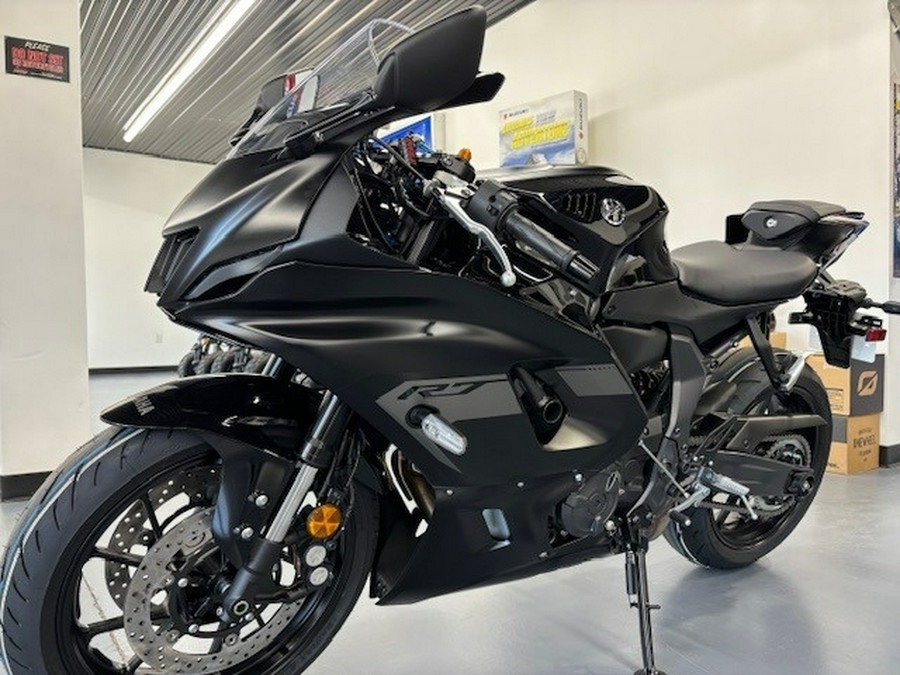 2025 Yamaha YZF R7