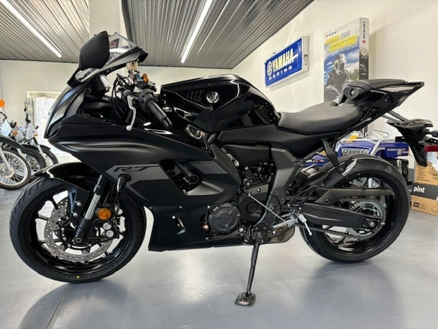 2025 Yamaha YZF R7