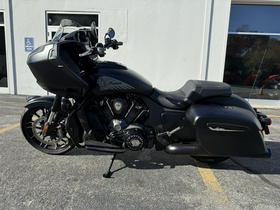 2023 INDIAN MOTORCYCLE Indian Challenger Dark Horse