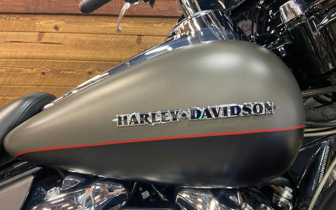 2018 Harley-Davidson Ultra Limited Industrial Gray Denim/Black Denim FLHTK