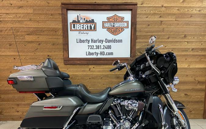 2018 Harley-Davidson® Ultra Limited Industrial Gray Denim/Black Denim FLHTK