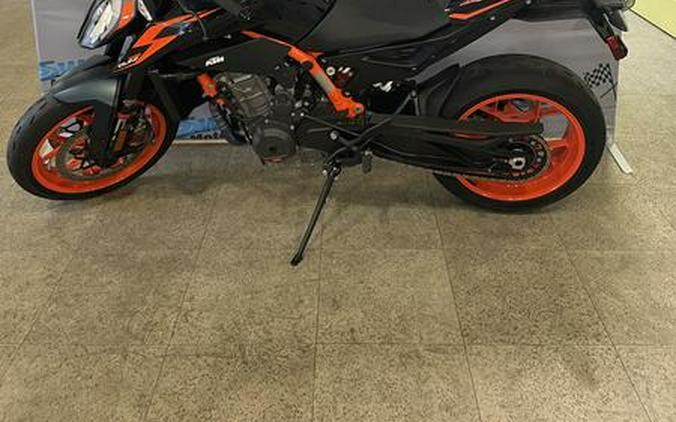 2023 KTM 890