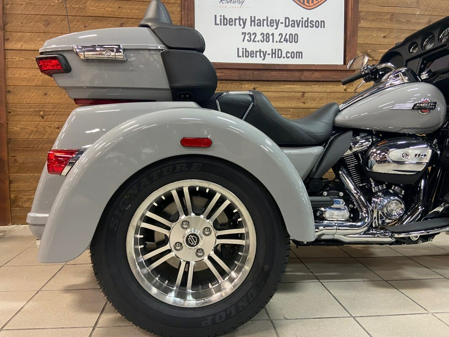 2024 Harley-Davidson Tri Glide Ultra Billiard Gray FLHTCUTG