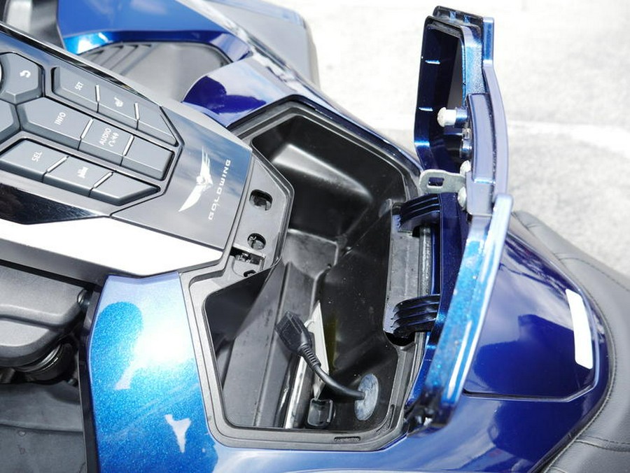 2018 Honda® Gold Wing Tour Pearl Hawkseye Blue