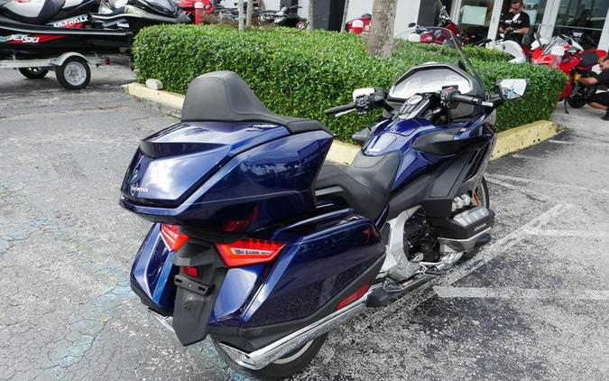 2018 Honda® Gold Wing Tour Pearl Hawkseye Blue