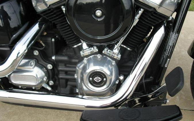 2021 Harley-Davidson® FLSL - Softail Slim®