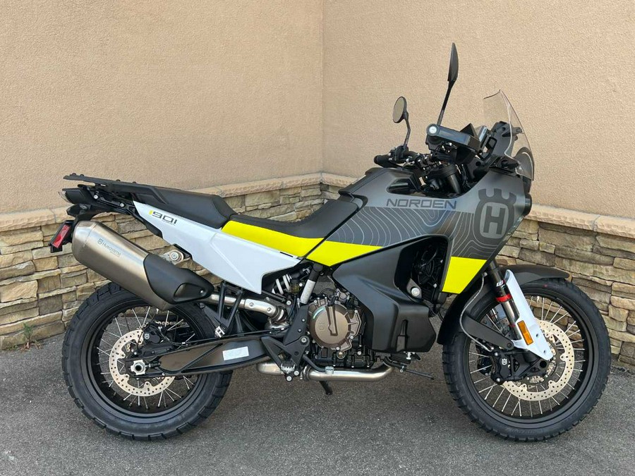 2023 HUSQVARNA NORDEN 901