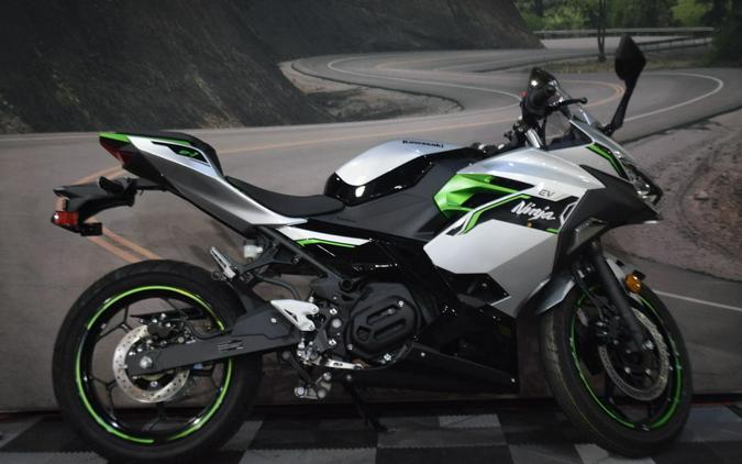 2024 Kawasaki Ninja® e-1 ABS