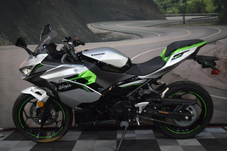 2024 Kawasaki Ninja® e-1 ABS