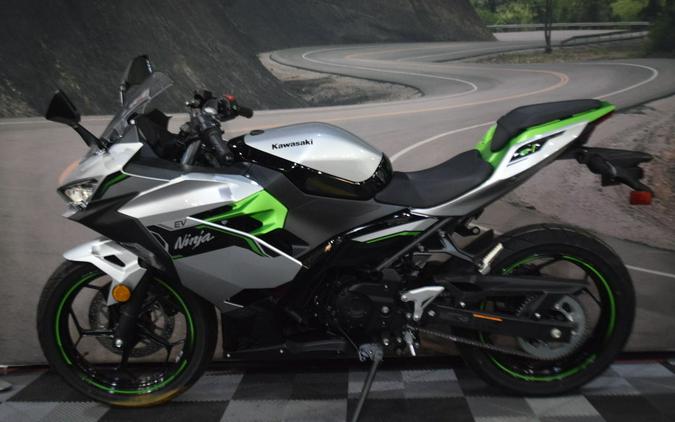 2024 Kawasaki Ninja® e-1 ABS