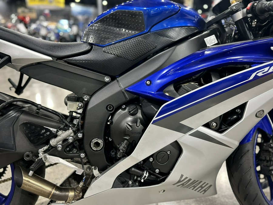 2016 Yamaha YZF-R6 CA