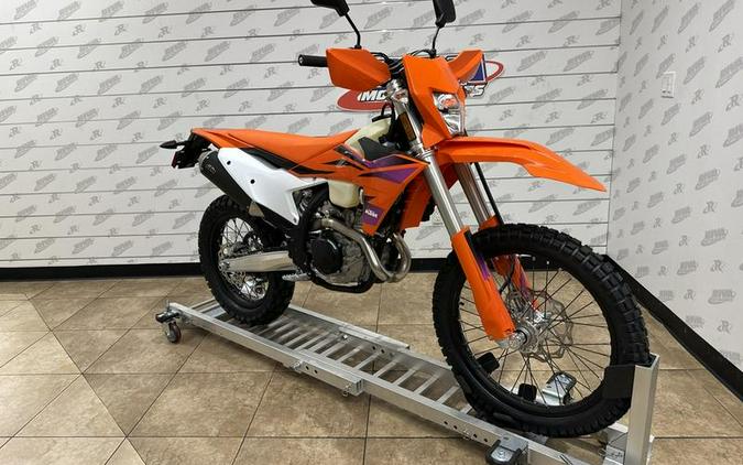 2024 KTM 500 EXC-F Six Days First Look [Fast Facts]