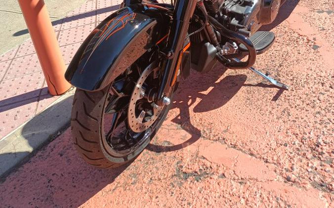 2022 Harley-Davidson Road King Special Apex (Black Finish)