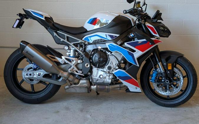 2026 BMW M 1000 R