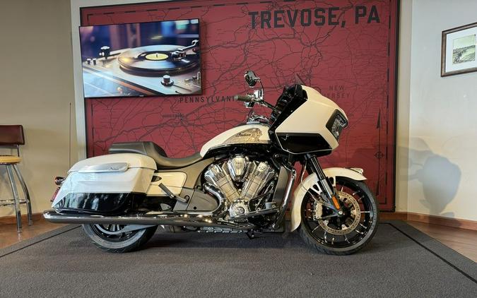 2024 Indian Motorcycle® Challenger® Limited Ghost White Metallic