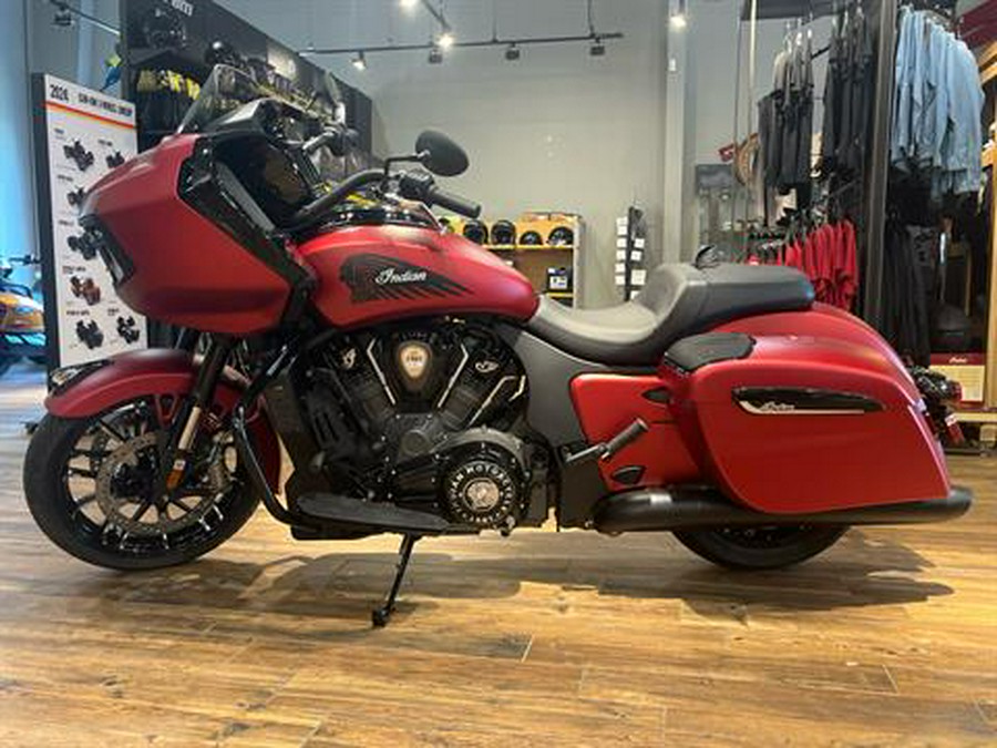 2024 Indian Motorcycle Challenger® Dark Horse® with PowerBand Audio Package