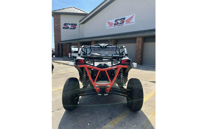 2019 Can-Am Maverick™ X3 X™ rs Turbo R - Gold, Red & Silver