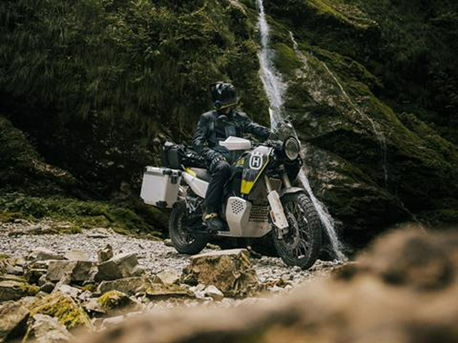 2025 Husqvarna Norden 901 Expedition