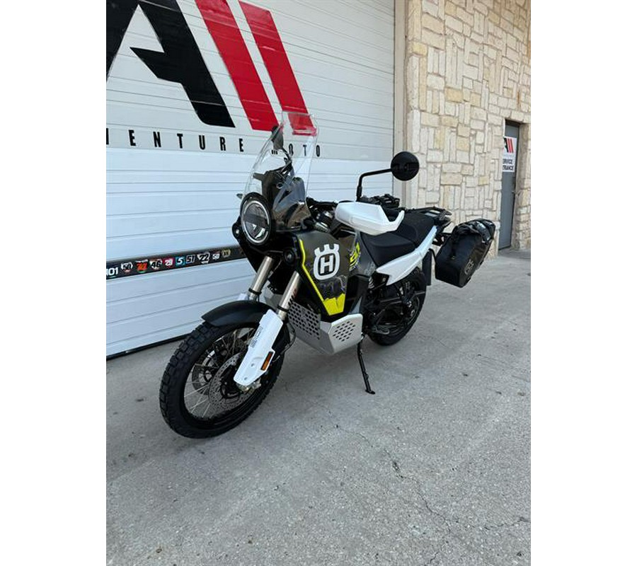 2025 Husqvarna Norden 901 Expedition