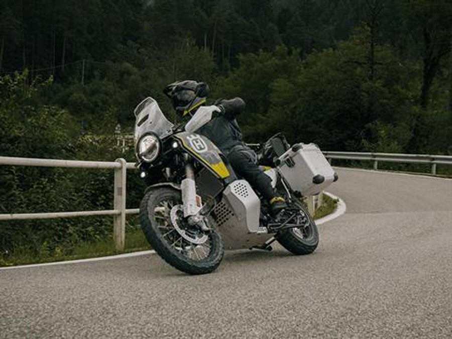 2025 Husqvarna Norden 901 Expedition
