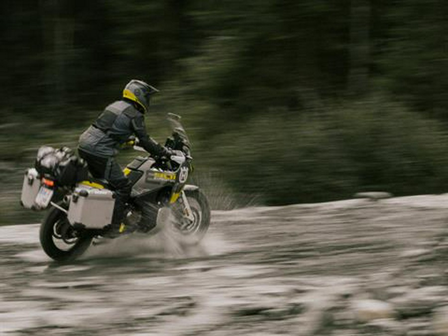 2025 Husqvarna Norden 901 Expedition