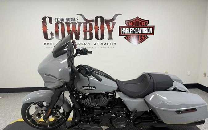 2025 Harley-Davidson FLHX - Street Glide