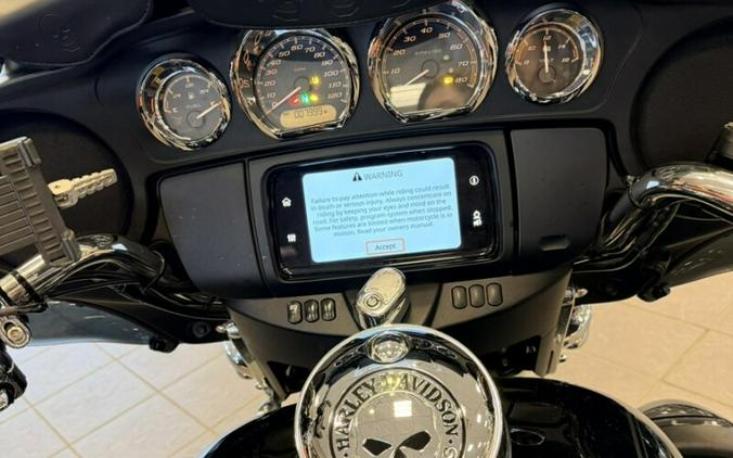 2023 Harley-Davidson Tri Glide Ultra FLHTCUTG
