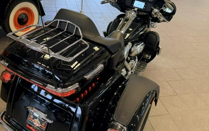 2023 Harley-Davidson Tri Glide Ultra FLHTCUTG