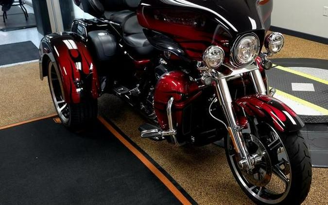 2022 Harley-Davidson® FLHTCUTGSE - CVO™ Tri Glide®