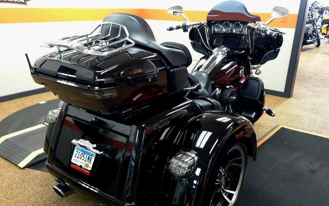 2022 Harley-Davidson® FLHTCUTGSE - CVO™ Tri Glide®