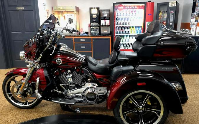 2022 Harley-Davidson® FLHTCUTGSE - CVO™ Tri Glide®
