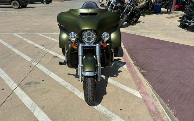 2022 Harley-Davidson Tri Glide Ultra (G.I. Enthusiast Collection)
